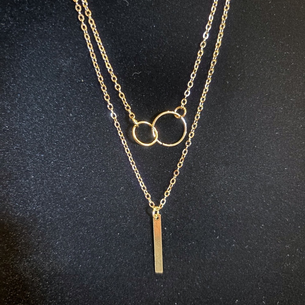 NWOT Gold Layered Necklace